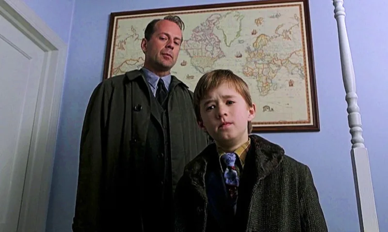 27 anos depois, o sexto sentido ainda tem a melhor reviravolta da história do cinema de terror