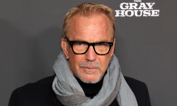 A resposta de Kevin Costner a 'The Lincoln Lawyer' está prestes a ser transmitida gratuitamente