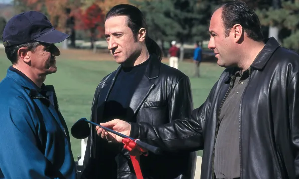 A série Gangster em 6 partes da BBC faz até os Sopranos parecerem pequenos