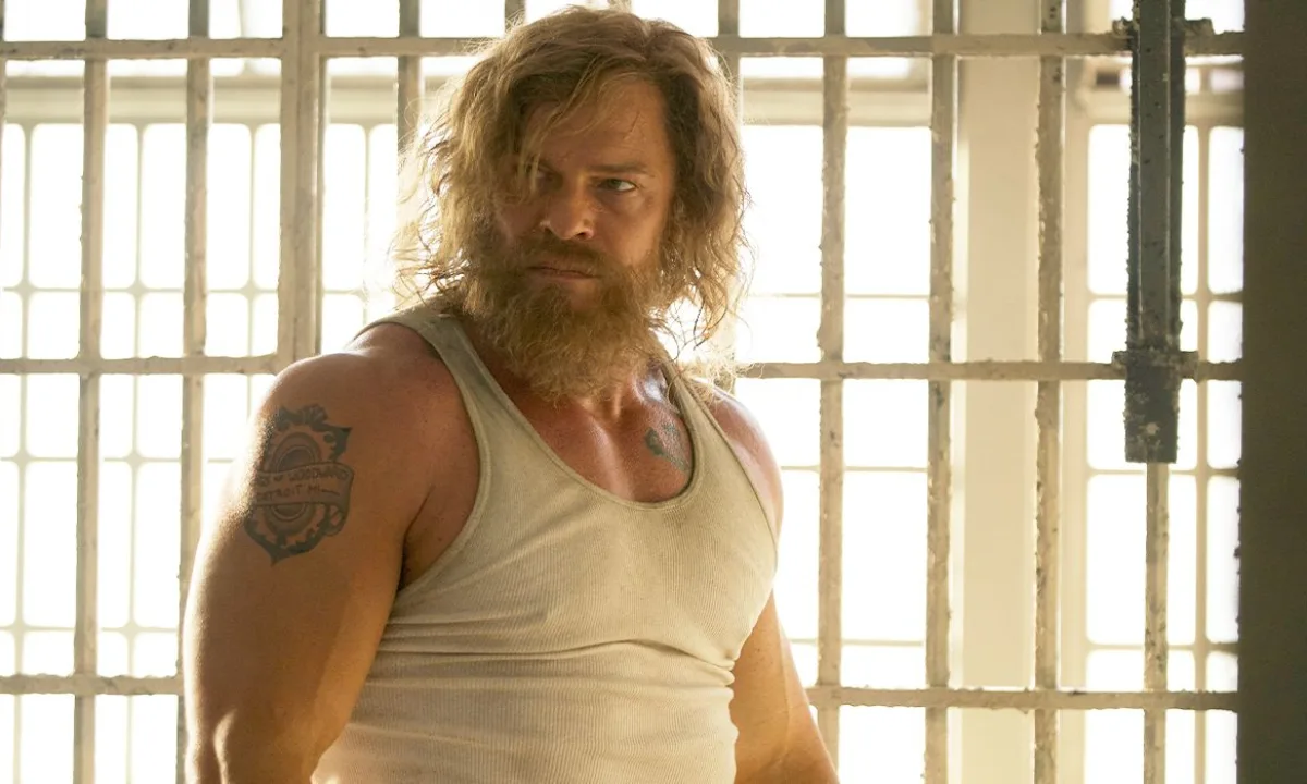 Esqueça ‘Reacher’, o novo trailer de suspense de vingança de Alan Ritchson revela o espetáculo mais violento de 2026
