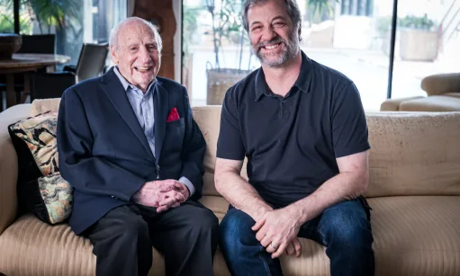 Judd Apatow, candidato ao Emmy, em “Piss-Your-Pants”, engraçado Mel Brooks, sua colaboração com Nikki Glaser e aquela história de ‘Knocked Up’ de Seth Rogen-Anne Hathaway