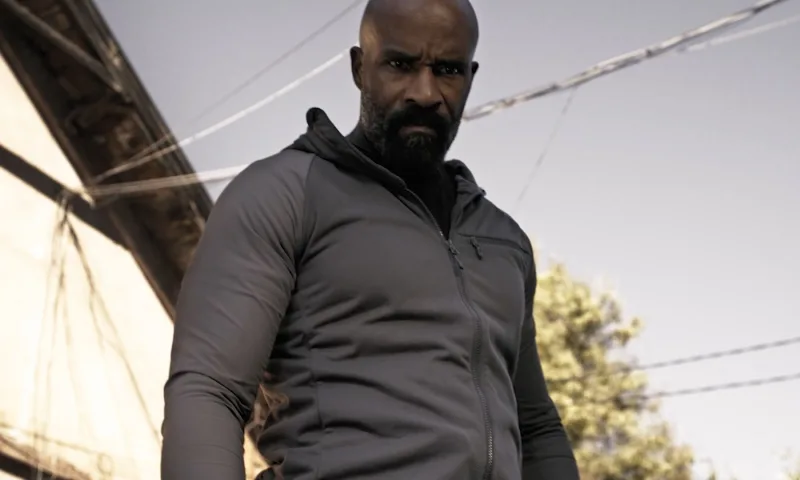 LaMonica Garrett mostra suas habilidades de ação no clipe de Man Of War