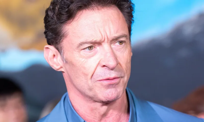 O novo thriller de classificação R de Hugh Jackman obtém sua estreia de bilheteria mais baixa em 5 anos