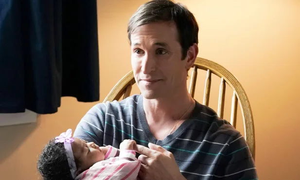 O poderoso drama de 8 episódios de Noah Wyle ainda é dolorosamente relevante 7 anos depois