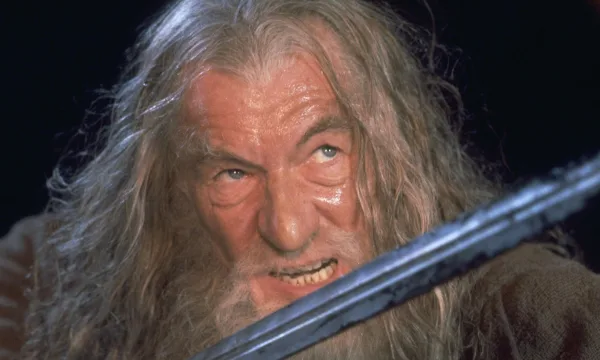 Por que Gandalf pode lutar contra Saruman, mas não contra Sauron, em O Senhor dos Anéis