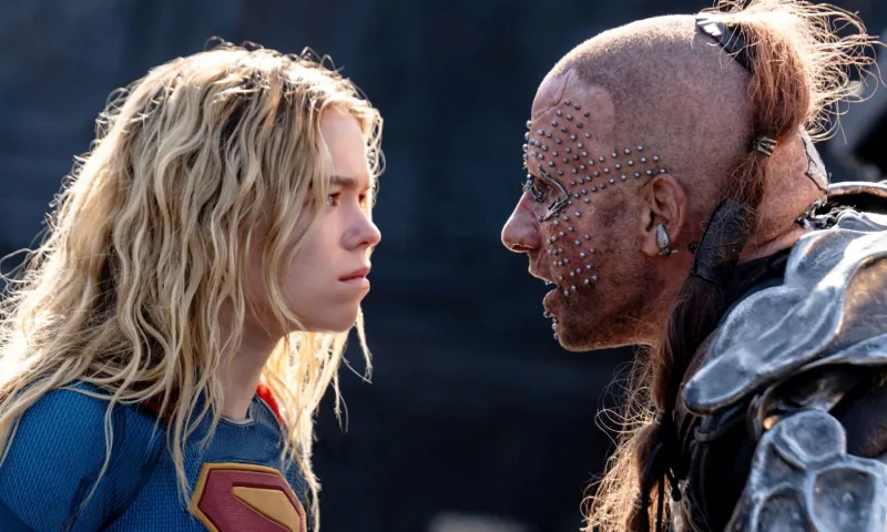 Supergirl repete a pior tendência em filmes de super-heróis liderados por mulheres